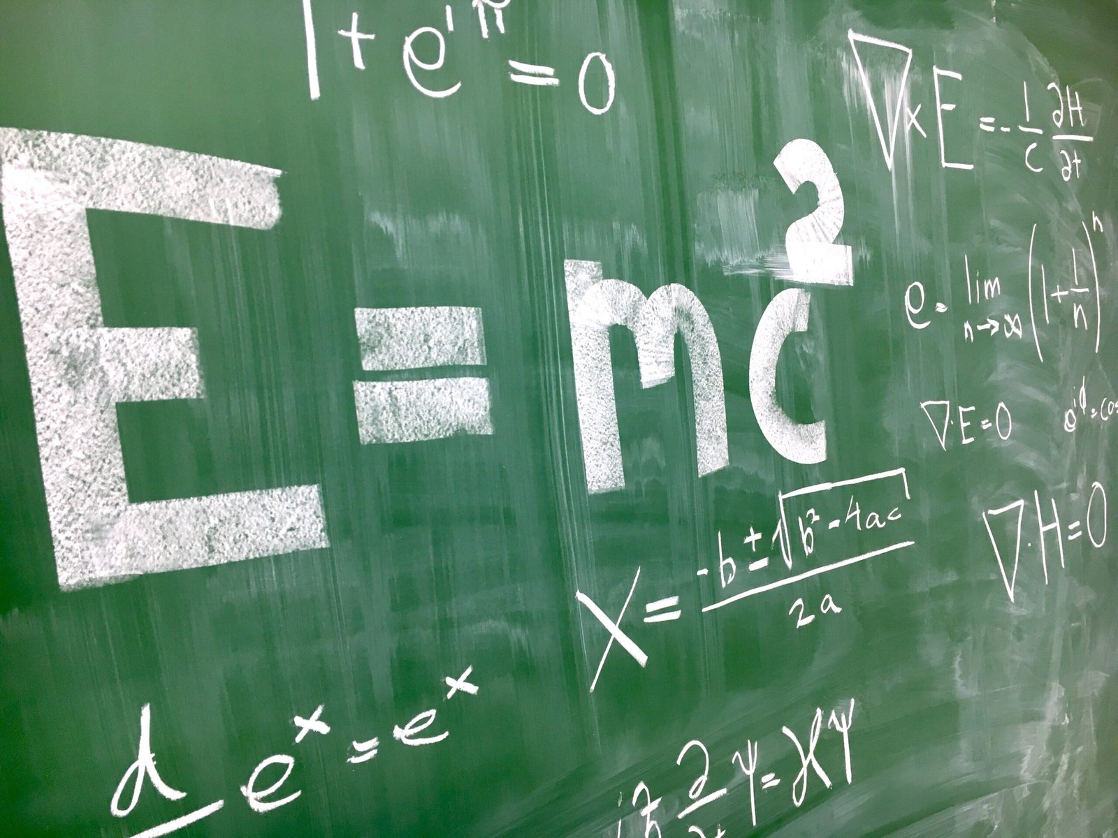 understanding-the-displacement-formula-physics-and-motion